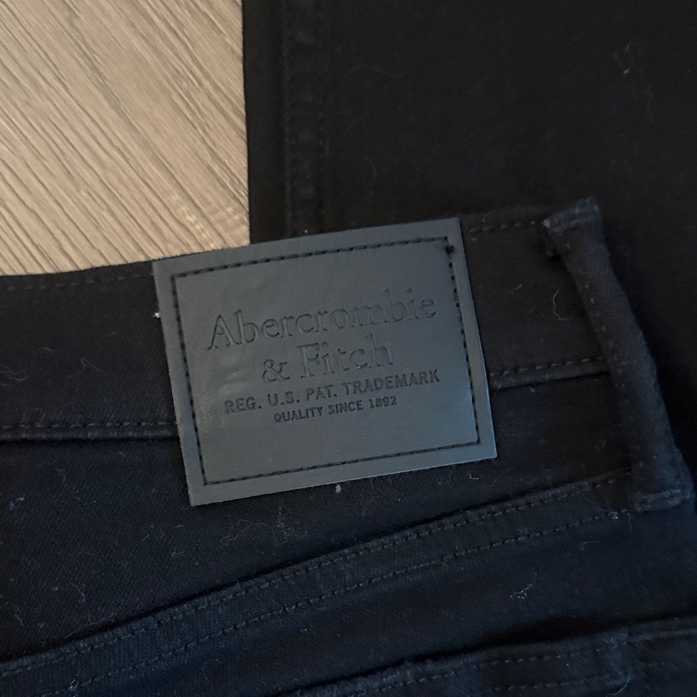 Abercrombie & Fitch Black Distressed Skinny Jeans NWT - Picture 8 of 8